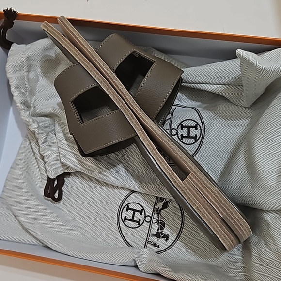 Hermes Oran Sandals - Picture 5 of 10